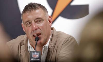 El entrenador de New England Patriots, Mike Vrabel ,afirmó este lunes en Santa Clara (California) que su equipo se siente cómodo sin la etiqueta de favorito para conquistar el Super Bowl LX este domingo frente a Seattle Seahawks. EFE/EPA/JOHN G. MABANGLO