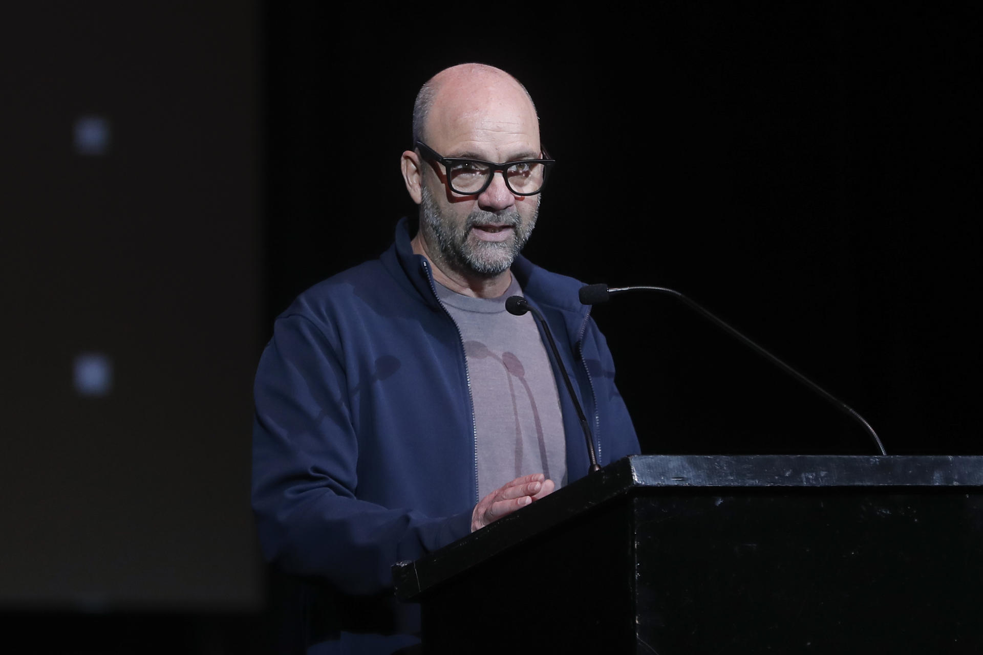El director de Vive Latino, Jordi Puig, habla hoy durante la presentación de la edición del festival musical, en el teatro Metropólitan de Ciudad de México (México). Imagen de archivo. EFE/Isaac Esquivel