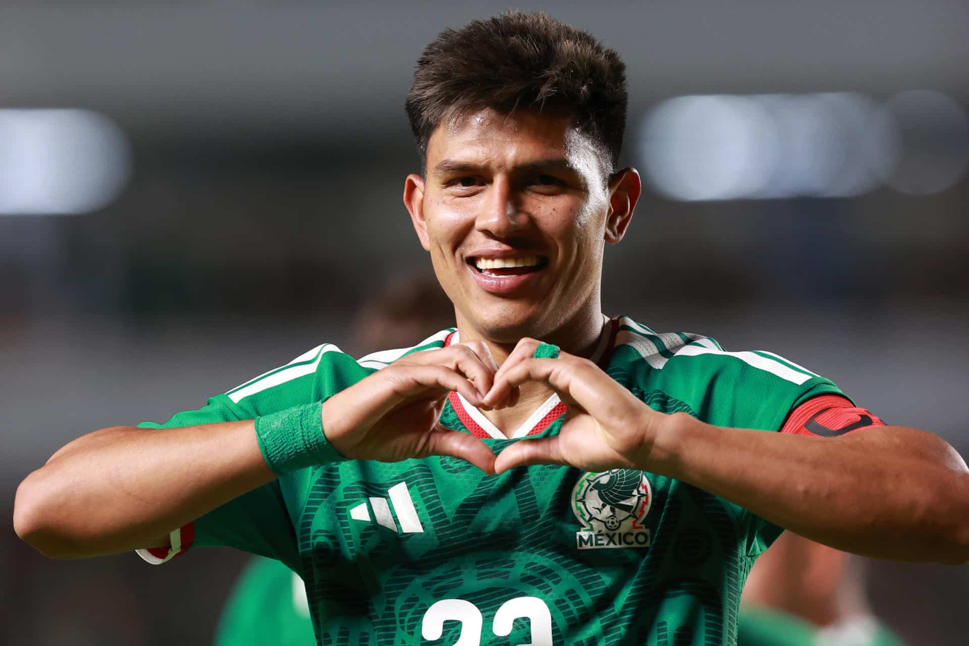 Jesús Gallardo de México celebra un gol este miércoles, en un partido amistoso entre las selecciones de México y Islandia en el estadio La Corregidora en Querétaro (México). EFE/ Alex Cruz