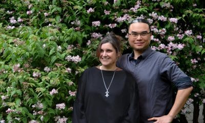 .- Maïlys Vallade (i) y Liane-Cho Han (d) firman ‘Little Amélie’, una delicada pieza de animación que apuesta por la emoción y la mirada íntima que se ha abierto camino entre grandes producciones internacionales en la carrera de los Oscar: "No buscamos impresionar, buscamos emocionar", señalan a EFE los cineastas. La película, que se estrena este viernes en España, es una adaptación de 'Metafísica de los tubos' de Amélie Nothomb, obra en la que la escritora reconstruye sus primeros años de vida en Japón. Una peculiar reflexión sobre la infancia, la identidad y el descubrimiento del mundo. EFE/ A Contracorriente Films  *****SOLO USO EDITORIAL/SOLO DISPONIBLE PARA ILUSTRAR LA NOTICIA QUE ACOMPAÑA (CRÉDITO OBLIGATORIO) *****