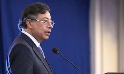 El presidente de Colombia, Gustavo Petro, habla una reunión protocolar del Consejo Permanente celebrada este miércoles, en la sede de la Organización de los Estados Americanos (OEA) en Washington (EE.UU.). EFE/Lenin Nolly