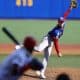 Andrew Baker, lanzador de los Cangrejeros de Santurce de Puerto Rico, prueba la ofensiva de los Leones del Escogido de República Dominicana este lunes, durante la segunda jornada de la Serie del Caribe de Béisbol que transcurre en el en el Estadio Panamericano de Guadalajara. EFE/ Francisco Guasco