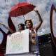 QUEZON CITY (Philippines), Fotografía de archivo, tomada el 28/06/2025, que muestra a dos mujeres durante una marcha del Orgullo en Filipinas. (Filipinas) EFE/EPA/ROLEX DELA PENA