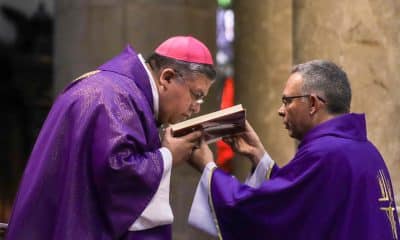 Religiosos participan en la celebración del Miércoles de Ceniza, este 18 de febrero de 2026 en La Paz (Bolivia). EFE/ Gabriel Márquez