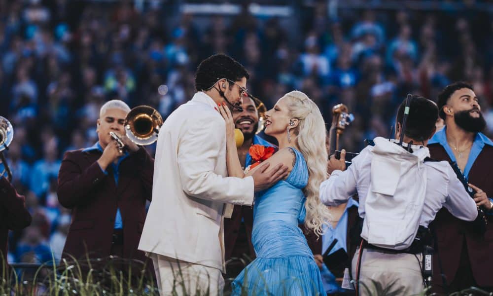 El cantante puertorriqueño Bad Bunny y Lady Gaga durante la actuación en el descanso del Super Bowl en Santa Clara, California, Estados Unidos. EFE/Acoustyle / SOLO USO EDITORIAL/SOLO DISPONIBLE PARA ILUSTRAR LA NOTICIA QUE ACOMPAÑA (CRÉDITO OBLIGATORIO)