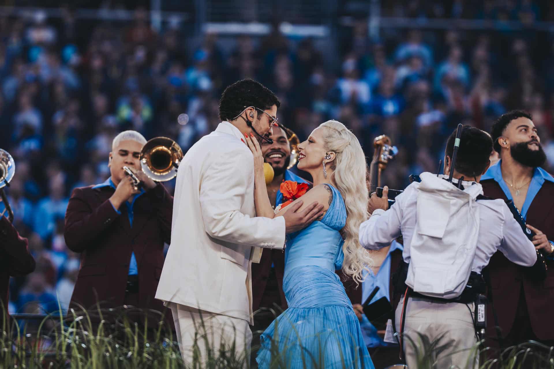 El cantante puertorriqueño Bad Bunny y Lady Gaga durante la actuación en el descanso del Super Bowl en Santa Clara, California, Estados Unidos. EFE/Acoustyle / SOLO USO EDITORIAL/SOLO DISPONIBLE PARA ILUSTRAR LA NOTICIA QUE ACOMPAÑA (CRÉDITO OBLIGATORIO)