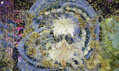 LAS PALMAS DE GRAN CANARIA (ESPAÑA), 13/02/2026.- La joven Carla Benítez González, con un diseño de Kevin Rodríguez titulado 'Historia', se ha proclamado este viernes Reina del Carnaval de Las Palmas de Gran Canaria de 2026. EFE/Ángel Medina G.