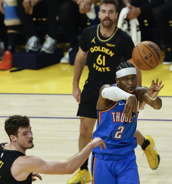 El jugador de los Thunder y actual MVP de la NBA, Shai Gilgeous-Alexander (derecha, adelante), se perderá el 'All Star', que se jugará el 15 de febrero, por una lesión en el abdomen, anunció este miércoles el club de Oklahoma City. EFE/EPA/JOHN G. MABANGLO SHUTTERSTOCK OUT
 
SAN FRANCISCO (Estados Unidos), 03/01/2026.- El jugador de los Oklahoma City Thunder Shai Gilgeous-Alexander (C) pasa el balón ante la mirada de Quinten Post (i) de los Golden State Warriors durante el partido regular de la NBA disputado en San Francisco, California, Estados Unidos. EFE/ John G. Mabanglo PROHIBIDO SU USO POR SHUTTERSTOCK