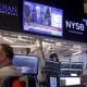Fotografía del 20 de febrero de corredores de Bolsa en Nueva York. EFE/SARAH YENESEL