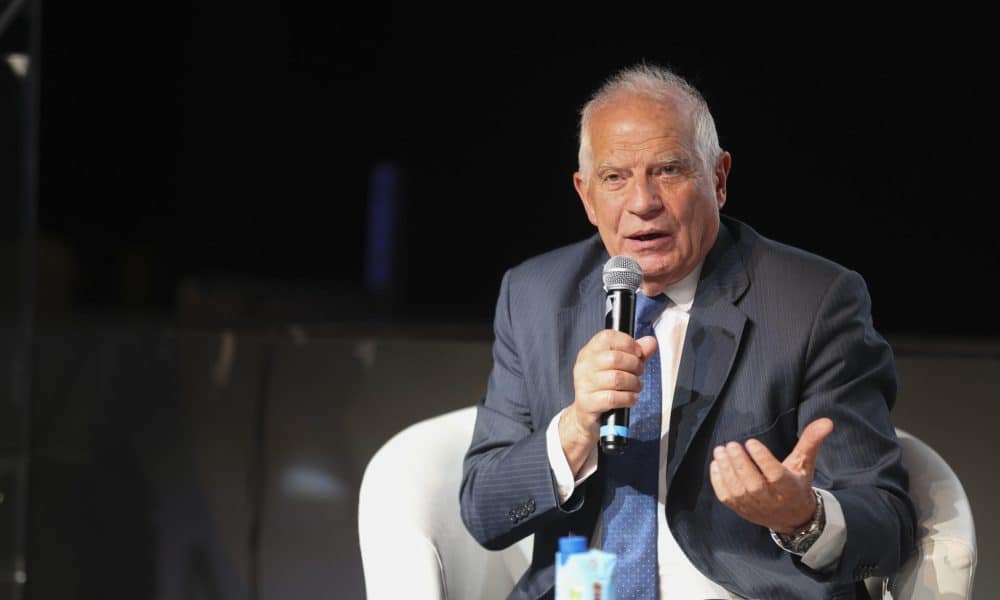 Josep Borrell, ex Alto Representante de la Unión para Asuntos Exteriores y Política de Seguridad, durante la presentación de la iniciativa '¡Aguanta, Ucrania!', con la participación entre otros de Yuliia Sokolovska, embajadora de Ucrania en España, el ex alto representante de la Política Exterior de la UE Josep Borrell y Sergio Jaramillo Caro, excomisionado de Paz de Colombia.-EFE/ Víctor Lerena