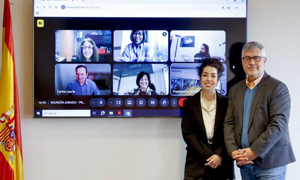 - La directora de Comunicación de AECID, Inés López del Pino (i), ha presidido el jurado que ha elegido a los finalistas de los Premios Internacionales Rey de España de Periodismo, anunciados este miércoles, mientras que la vicepresidencia la ha ejercido el presidente de la Agencia EFE, Miguel Ángel Oliver (d). Un jurado internacional, integrado por prestigiosos periodistas, ha elegido a los finalistas de estos galardones de referencia en el ámbito iberoamericano, dotados con 10.000 euros en cada categoría y a los que concurren esta vez 230 candidaturas de una veintena de países. EFE/Ballesteros