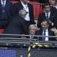 El presidente del Real Madrid, Florentino Pérez (i), saluda al presidente de la UEFA, el esloveno Aleksander Ceferin, antes del inicio de la final de la Liga de Campeones que Real Madrid y Borussia Dortmund disputaron en Wembley el 1 d ejunio de 2024. EFE / Kiko Huesca.