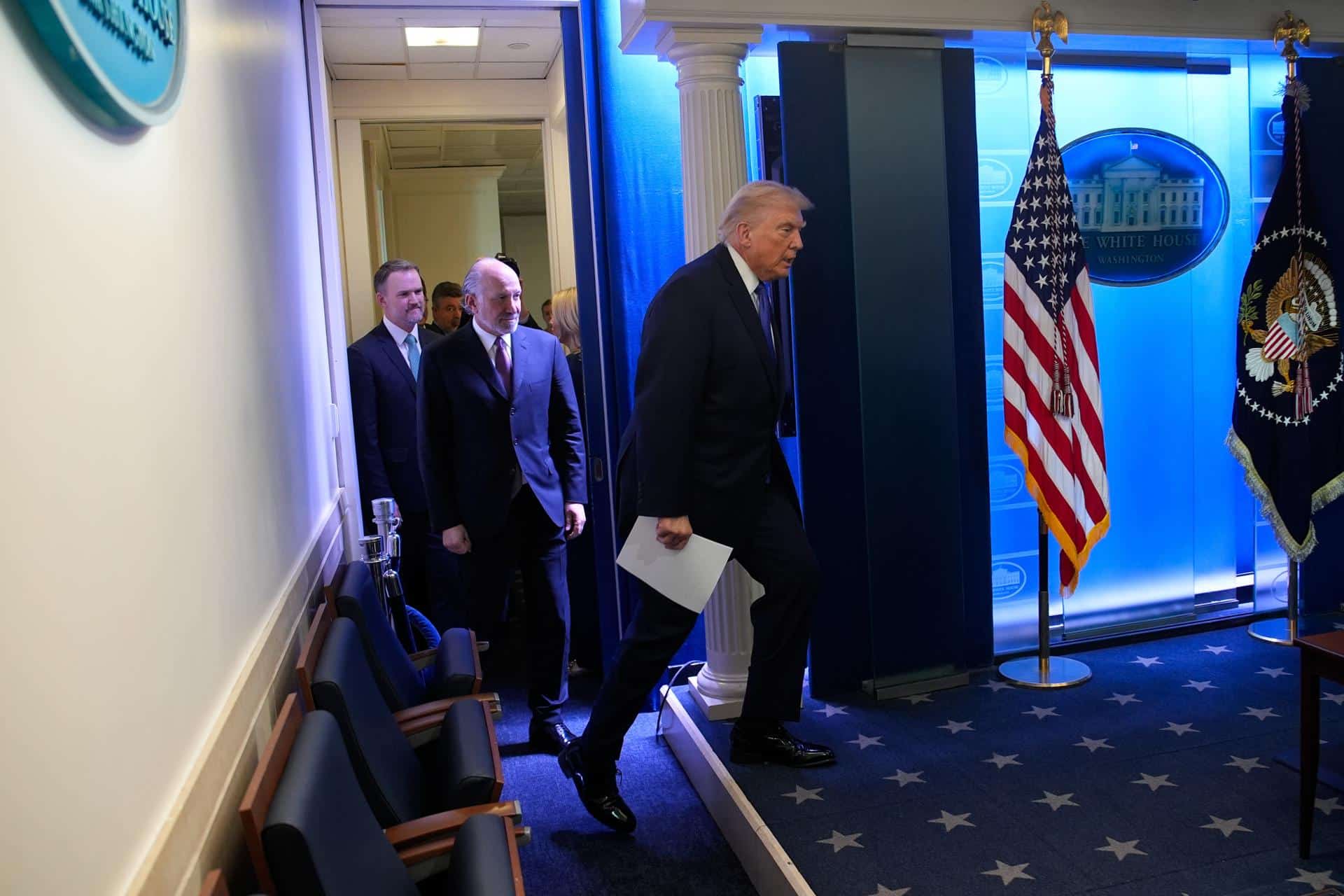 Fotografía de archivo, tomada el 20/02/2026, que muestra al presidente de Estados Unidos, Donald J. Trump, en la Casa Blanca, Washington. EFE/EPA/YURI GRIPAS / POOL