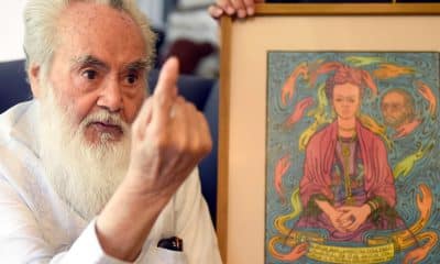 El artista mexicano Guillermo Monroy Becerril habla durante una entrevista con Efe. Imagen de archivo. EFE/ Tony Rivera