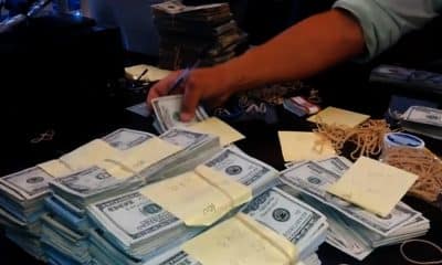 Fotografía de dinero en efectivo. EFE/STR