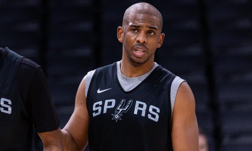 Imagen de archivo de Chris Paul, quien anunció su retiro como jugador de la NBA. EFE/EPA/CHRISTOPHE PETIT TESSON