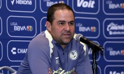 El entrenador de América, Andre Jardine, habla durante una rueda de prensa en Puebla (México). Fotografía de archivo. EFE/ Hilda Ríos