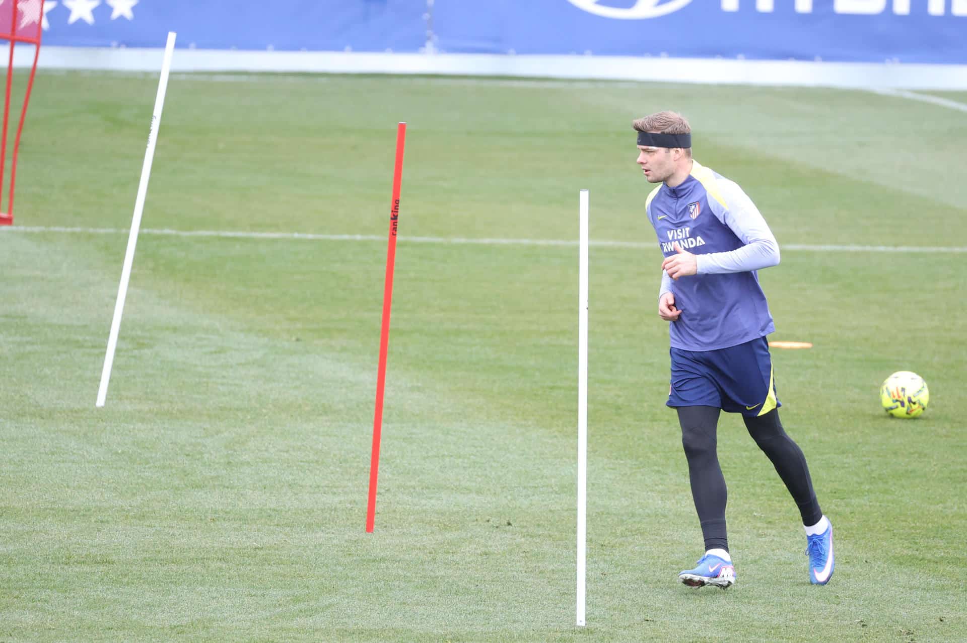 Sorloth, durante el entrenamiento. EFE/Víctor Lerena