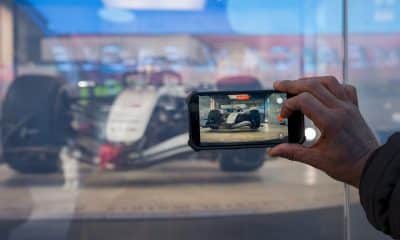 La nueva escudería de Fórmula Uno Cadillac F1 exhibió en Times Square el coche con el que se estrenará el mexicano Sergio 'Checo' Pérez en la temporada de 2026 ante el moderado optimismo de los aficionados. EFE/Ángel Colmenares