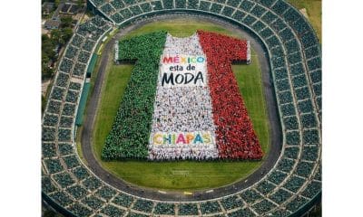 Imagen realizada con IA cedida por la Secretaria de Turismo de México (Sectur) de una camiseta conformada por personas en Chiapas (México). EFE/ Secretaria de Turismo de México /SOLO USO EDITORIAL/NO VENTAS/SOLO DISPONIBLE PARA ILUSTRAR LA NOTICIA QUE ACOMPAÑA (CRÉDITO OBLIGATORIO)