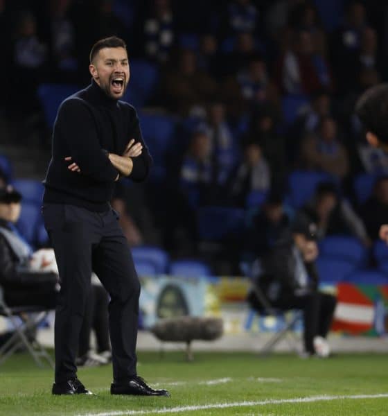Fotografía de Javier Etxezarreta, en la que puede verse en una imagen de archivo del 28 de noviembre de 2024 al italiano Francesco Farioli, hoy entrenador del Oporto, durante un partido. EFE