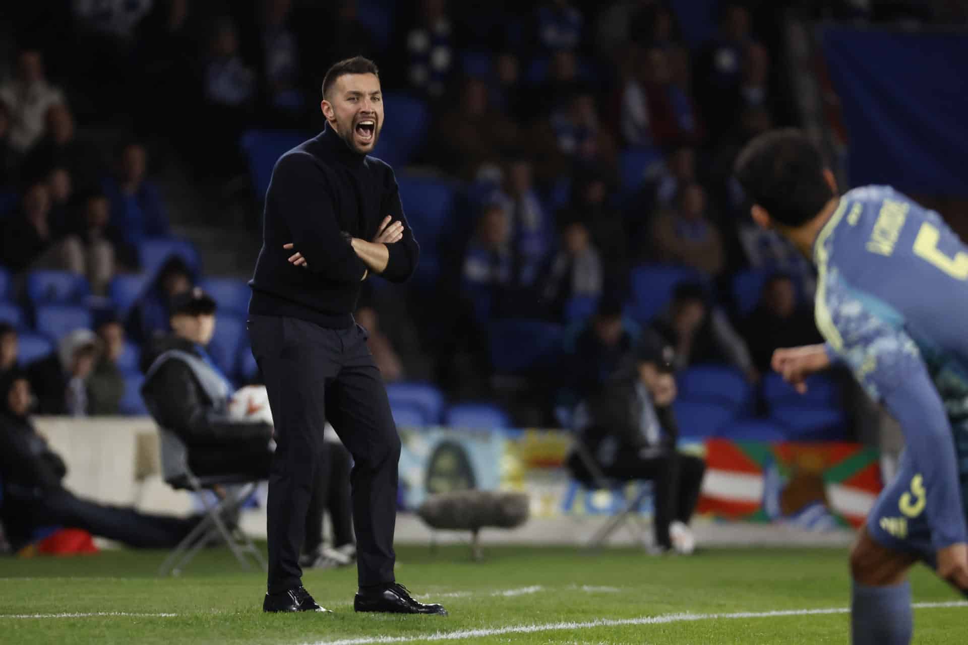 Fotografía de Javier Etxezarreta, en la que puede verse en una imagen de archivo del 28 de noviembre de 2024 al italiano Francesco Farioli, hoy entrenador del Oporto, durante un partido. EFE