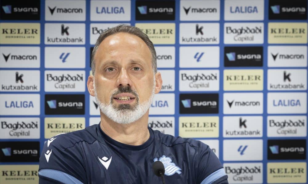 El entrenador de la Real Sociedad, Pellegrino Matarazzo, ha afirmado en una rueda de prensa que el partido ante el Mallorca y la vuelta de las semifinales de la Copa del Rey ante el Athletic Club "están conectados", por lo que los suyos necesitan "un buen partido y resultado" en LaLiga para encarar luego el compromiso copero. EFE/Javier Etxezarreta