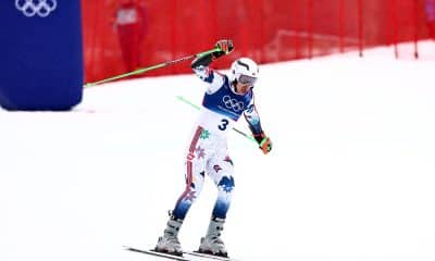 El brasileño Lucas Pinheiro tras ganar el eslálom gigante masculino de las competiciones de esquí alpino en los Juegos Olímpicos de Invierno Milano Cortina 2026, centro de esquí Stelvio en Bormio, Italia.EFE/EPA/ANNA SZILAGYI