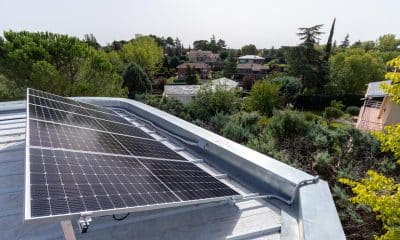 Fotografía de archivo del 04 de octubre de 2022 que muestra paneles solares en Madrid (España). EFE/ Pablo Rojo