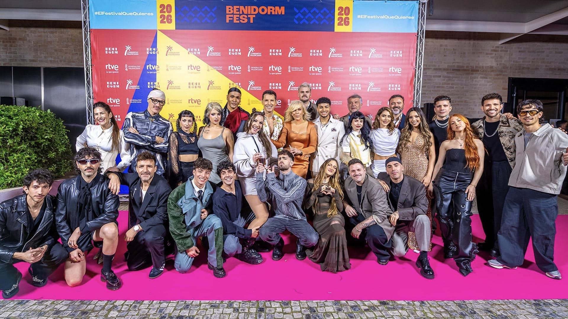 Foto de familia del Benidorm Fest 2026, la quinta edición del concurso musical levantino y la primera que se celebra desligada de Eurovisión. EFE/RTVE -SOLO USO EDITORIAL/SOLO DISPONIBLE PARA ILUSTRAR LA NOTICIA QUE ACOMPAÑA (CRÉDITO OBLIGATORIO)-