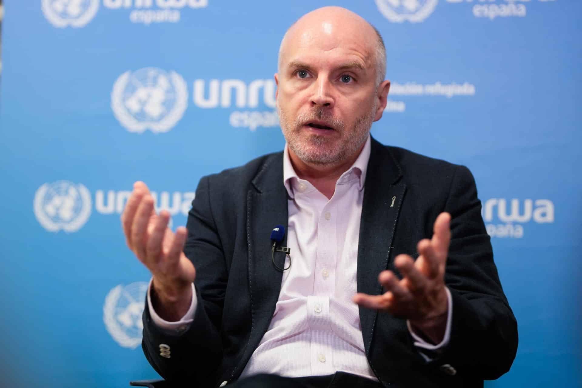 MADRID, 06/02/2026.- Con las nuevas leyes israelíes, la UNRWA no solo ha sido prohibida en la Palestina ocupada sino que ha sido limitada en Gaza, lo que en palabras del responsable en la Franja de esa agencia de la ONU para los refugiados palestinos, Sam Rose, deja a todo "el sistema humanitario operando con un brazo atado a la espalda". "En un momento en que deberíamos estar aumentando la ayuda, estamos limitados. Esto no es lo que Gaza necesita", dice Rose en una entrevista con EFE durante una visita a España.-EFE/ Borja Sánchez-Trillo