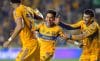 Diego Sánchez (c) de Tigres celebra un gol este viernes, en un partido del Torneo Clausura 2026 de la Liga MX entre Tigres y Santos Laguna en el Estadio Universitario, en San Nicolás de los Garza (México). EFE/ Miguel Sierra
