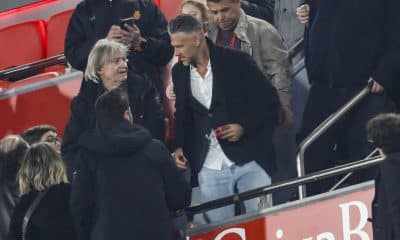 El nuevo entrenador del Mallorca, el argentino Martín Demichelis, sigue desde la granda el partido de la jornada 26 de LaLiga entre el Real Mallorca y la Real Sociedad, este sábado en el estadio de Son Moix en Palma.- EFE/ Cati Cladera