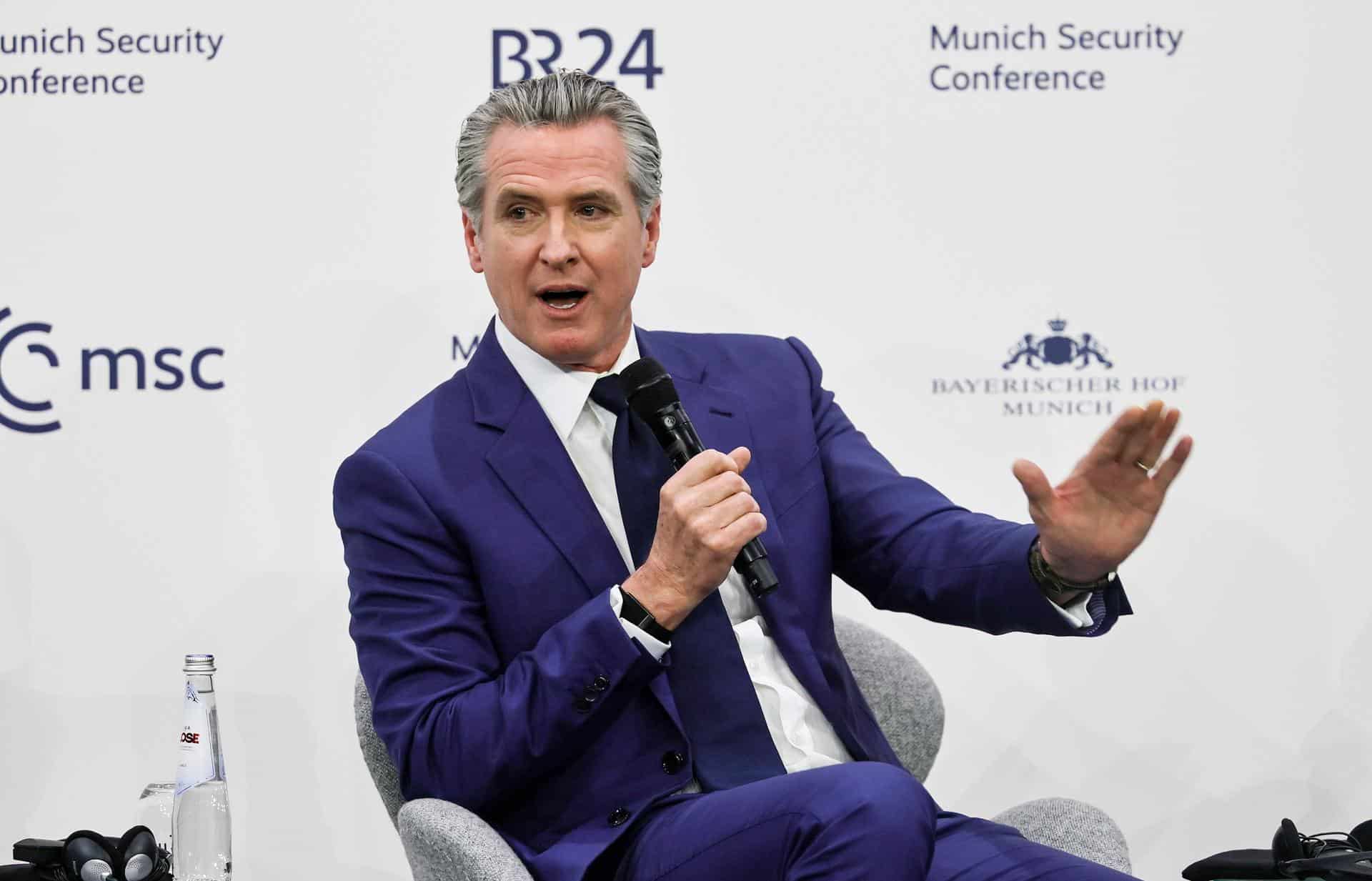 EFE/EPA/RONALD WITTEK