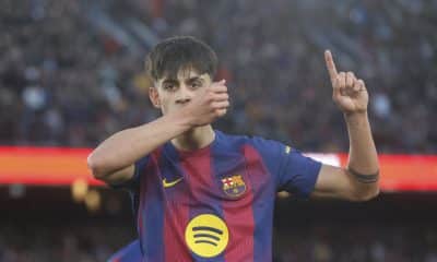 El centrocampista del Barcelona Marc Bernal celebra el tercer gol de su equipo durante el partido de LaLiga de fútbol entre el Barcelona y el Mallorca, en el Camp Nou. EFE/ Quique García