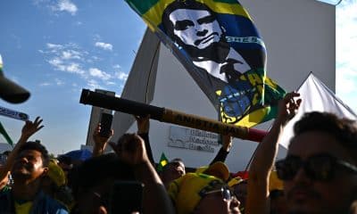 Fotografía de archivo de simpatizantes del expresidente de Brasil Jair Bolsonaro, en una manifestación. EFE/ Andre Borges
