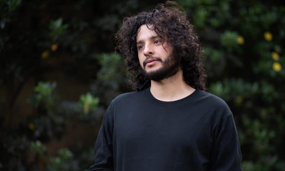 Fotografía cedida por la Editorial Almadía del escritor mexicano Carlos Ferráez posando este domingo en Ciudad de México (México). EFE/Editorial Almadía /SOLO USO EDITORIAL/NO VENTAS/SOLO DISPONIBLE PARA ILUSTRAR LA NOTICIA QUE ACOMPAÑA (CRÉDITO OBLIGATORIO)