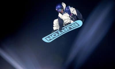 El japonés Hiroto Ogiwara lideró este jueves la clasificatoria de Big Air de snowboard de los Juegos Olímpicos de Invierno de Milán Cortina 2026 y el sábado saldrá a la final como el gran favorito a la medalla de oro. EFE/EPA/SERGEI ILNITSKY