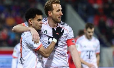 El colombiano Luis Díaz junto al inglés Harry Kane, jugadores del Bayern Múnich. EFE/EPA/RONALD WITTEK