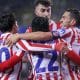 (I-D)Los jugadores del Atletico Giuliano Simeone, Koke, Ademola Lookman y Matteo Ruggeri durante el partido de la fase de acceso a octavos entre el Brujas y el Atlético de Madrid en Brujas, Bélgica.EFE/EPA/OLIVIER MATTHYS