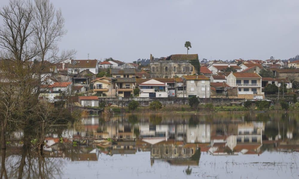 Imagen de inundaciones en Coimbra (Portugal). EFE/EPA/MIGUEL A. LOPES