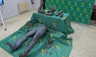 Estado en el que la Guardia Civil encontró la estatua de cobre de Severiano Ballesteros, "troceada y preparada para su venta". EFE/ Celia Agüero