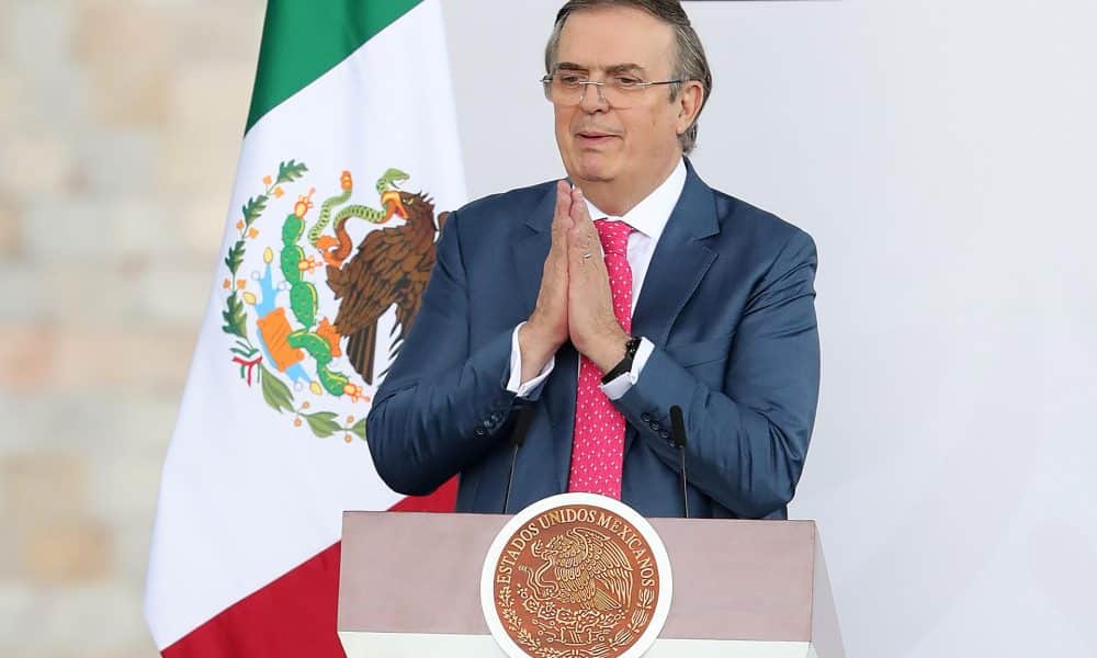 El Secretario de Economía, Marcelo Ebrard habla durante un acto protocolario en el Museo Nacional de Antropología, en Ciudad de México (México). Imagen de archivo. EFE/ Mario Guzmán