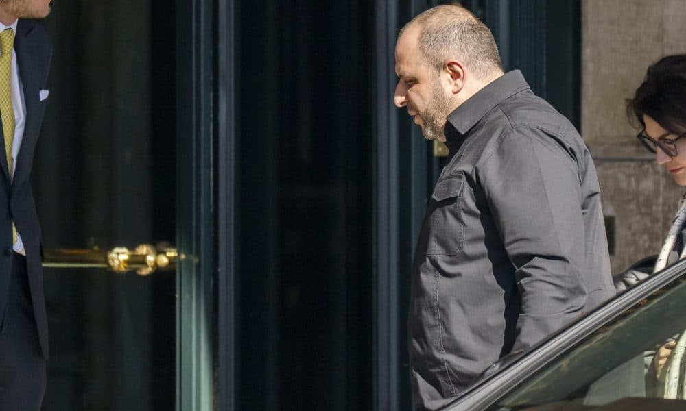 Rustem Umerov, secretario del Consejo Nacional de Defensa y Seguridad (NSDC) de Ucrania, llega al Hotel Bergues en Ginebra, Suiza, el 26 de febrero de 2026. Estados Unidos y Ucrania se reúnen en Ginebra para discutir un plan de paz destinado a poner fin a la guerra en Ucrania con Rusia.(Rusia, Suiza, Ucrania, Estados Unidos, Ginebra) EFE/EPA/MARTIAL TREZZINI