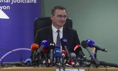 El Fiscal de Lyon, Thierry Dran, durante la rueda de prensa para dar nuevos detalles sobre el asesinato del joven de extrema derecha Quentin D., de 23 años, muerto el pasado sábado tras ser apalizado el jueves en Lyon, mientras la eurodiputada de la izquierdista La Francia Insumisa (LFI), Rima Hassan, participaba en una conferencia en el Instituto de Estudios Políticos (IEP) de la ciudad. EFE/Edgar Sapiña