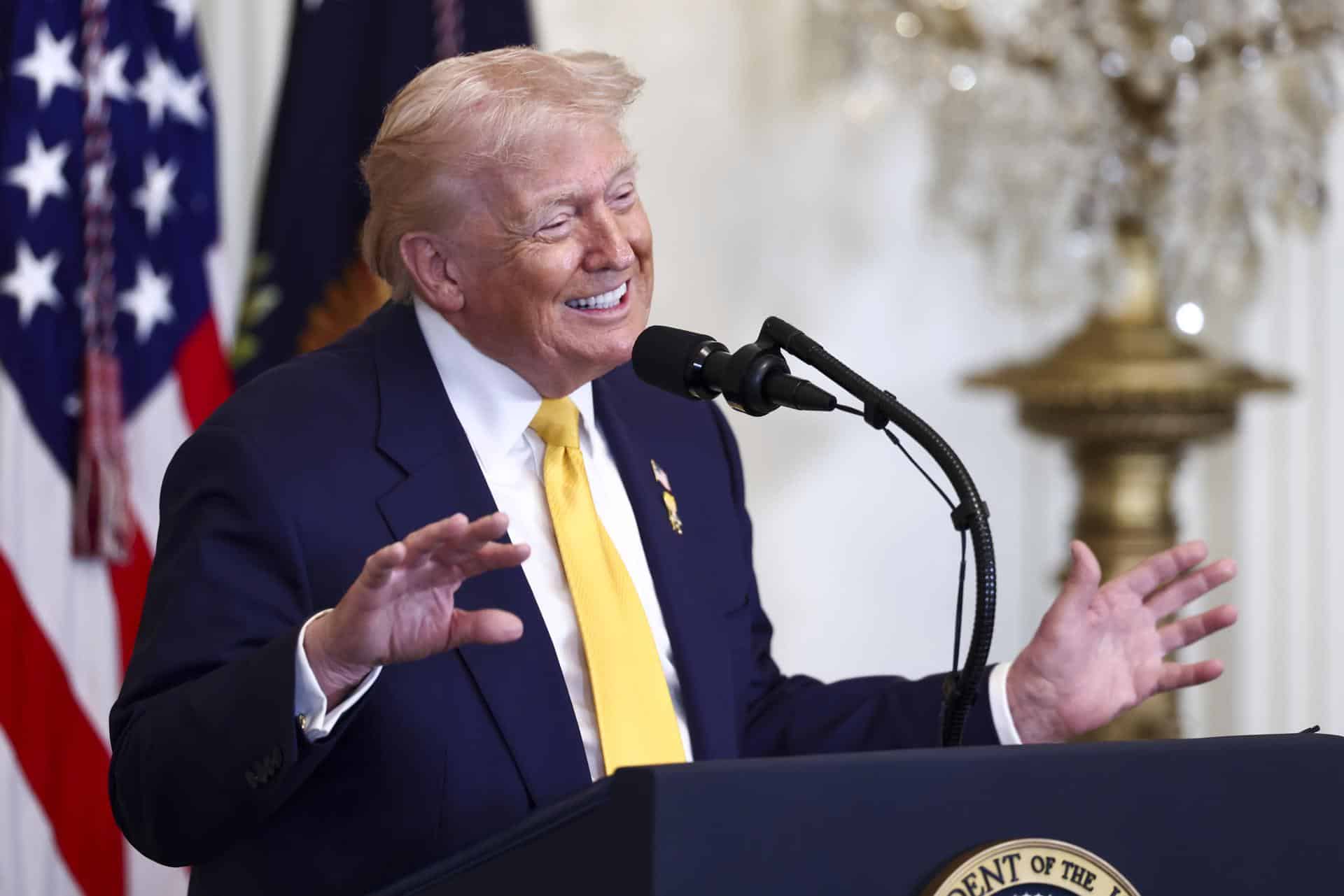 EFE/EPA/JIM LO SCALZO / POOL