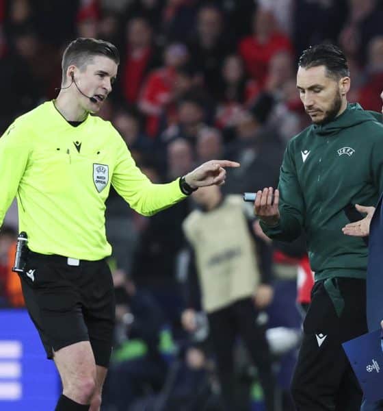 El árbitro francés Francois Letexier (2-d) en Lisboa EFE/EPA/JOSE SENA GOULAO