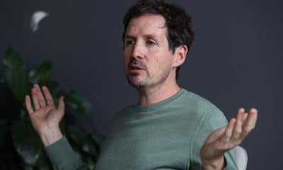 El cineasta mexicano Joaquín del Paso habla durante una entrevista con EFE este sábado, en la Ciudad de México (México). EFE/ Mario Guzmán