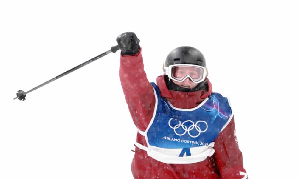 La esquiadora canadiense Megan Oldham (180.75) se hizo con el oro en la final de 'big air' de esquí acrobático de los Juegos de Milán Cortina 2026. EFE/EPA/ALEX PLAVEVSKI