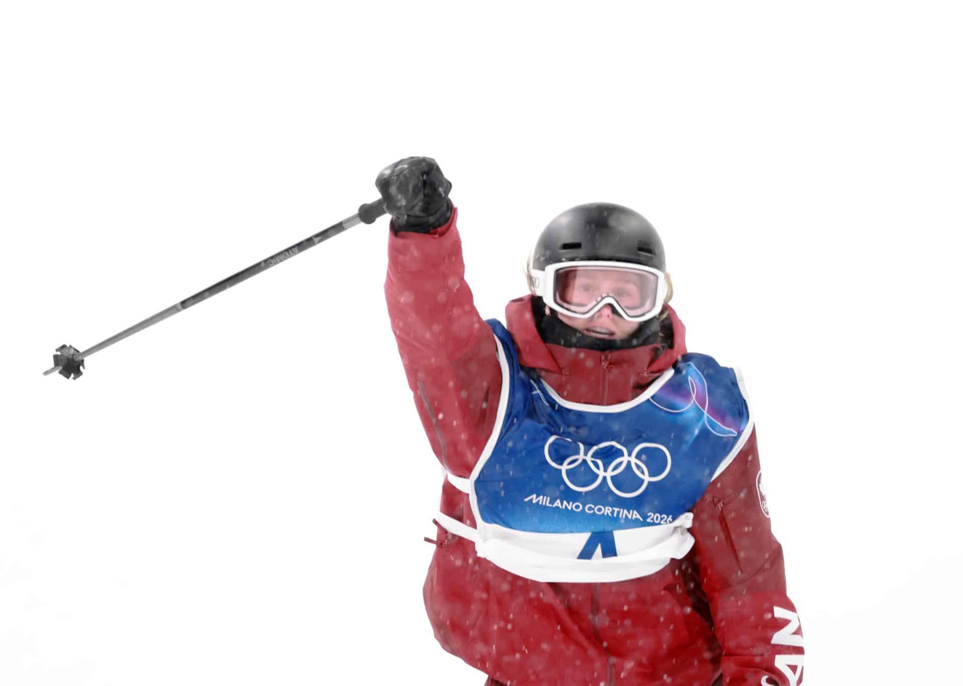 La esquiadora canadiense Megan Oldham (180.75) se hizo con el oro en la final de 'big air' de esquí acrobático de los Juegos de Milán Cortina 2026. EFE/EPA/ALEX PLAVEVSKI